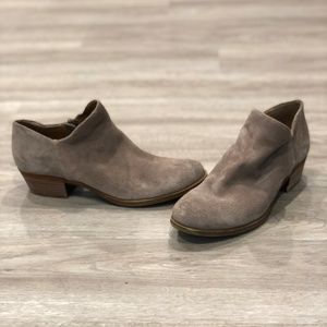 Women's Lucky Brand suede booties, size 9/40